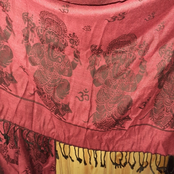 Beautiful Red Scarf/Wrap - Picture 3 of 5